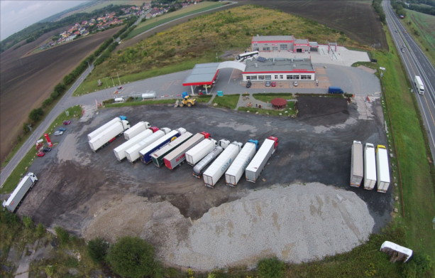 TIR parkoviště pro kamiony | AV tank Stehelčeves (Kladno)